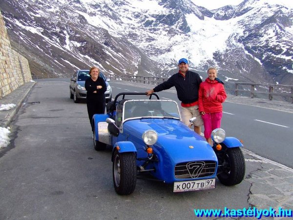 Orosz "túrista fiatalok, kicsit nyáriasan! Großglockner Hochalpen Srtaße, Ausztria, Salzburg tartomány