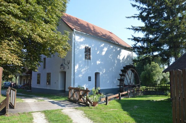 Csizmadia Vízimalom és Malomkő Fogadó (Malom épülete)