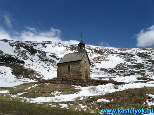 Hegyi kápolna Großglockner Hochalpen Srtaße, Ausztria, Salzburg tartomány