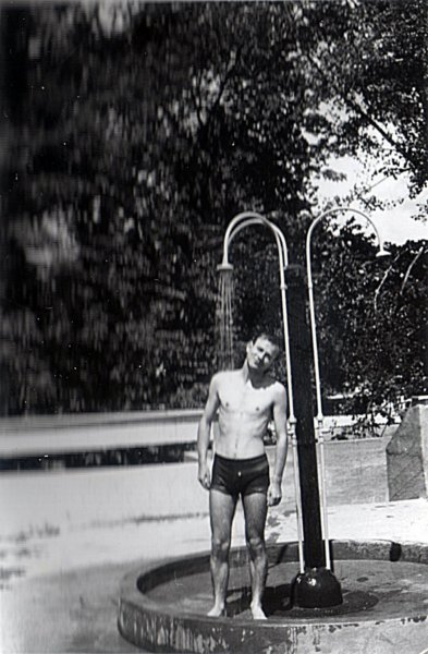 img044